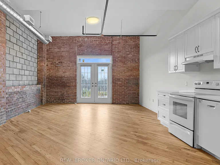 150 Mill St #116 — Photo 16