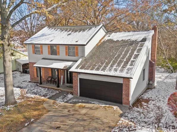 5748 Mango Dr, Saint Louis, MO 63129