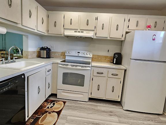 4th image of 8842 W Mcnab Road #205