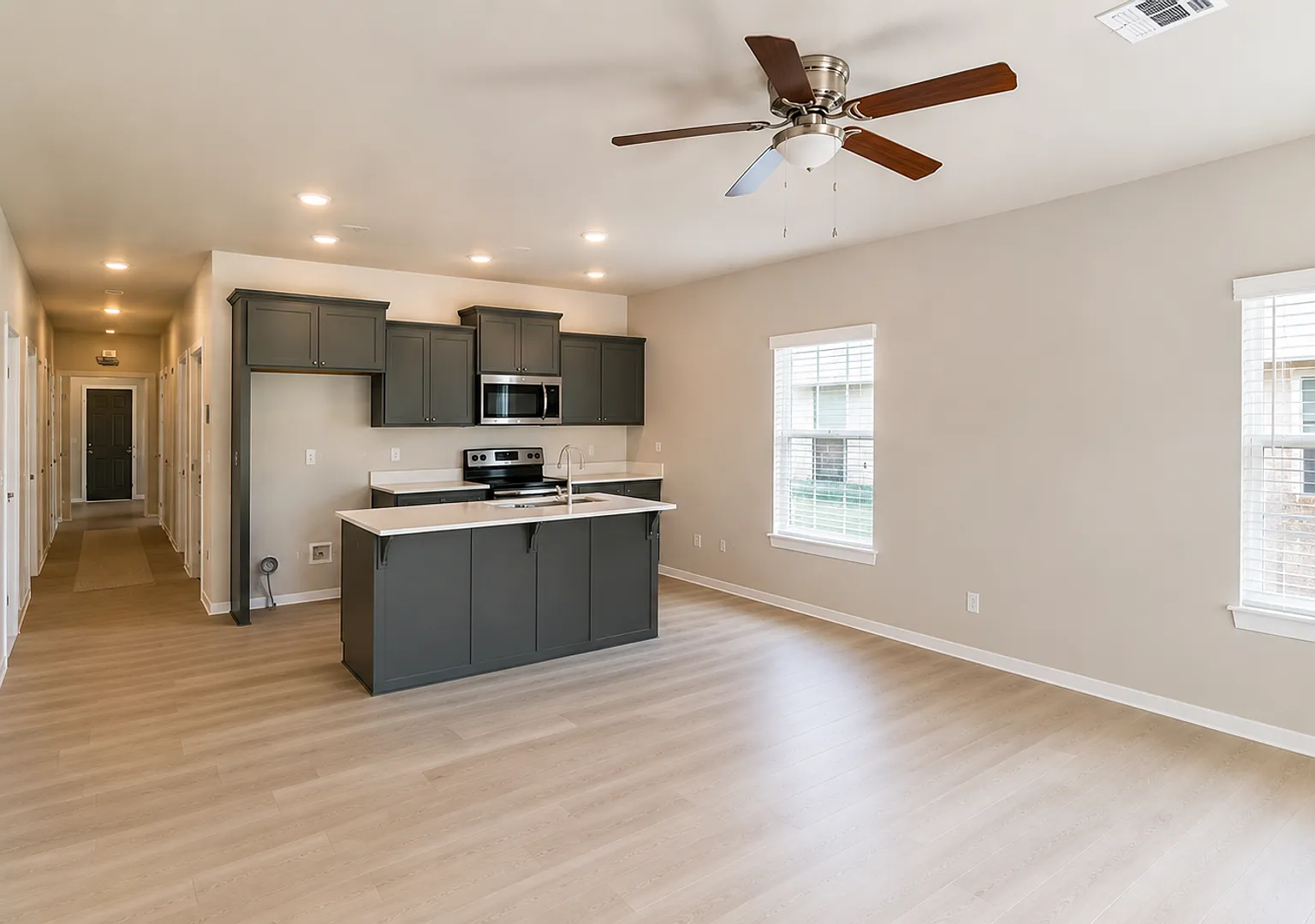 Spacious 3BR/2BA Duplex for Rent in Lawton, OK — Photo 2