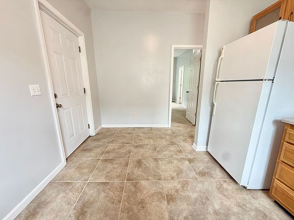 3rd image of 3254 Berwyn Pl #2