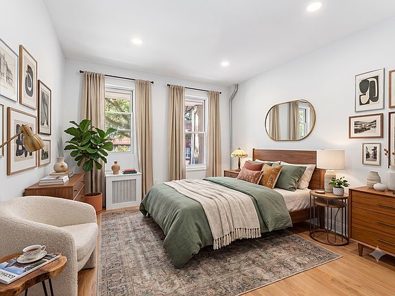 4th image of 25-51 Crescent St #1F