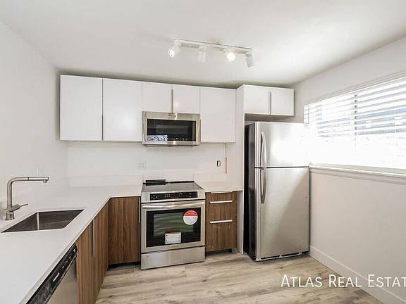 4th image of 2560 N Ogden St APT 10