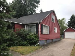 1019 N Rath Ave, Ludington, MI 49431