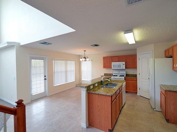 3rd image of 6119 Skylarkcrest Dr