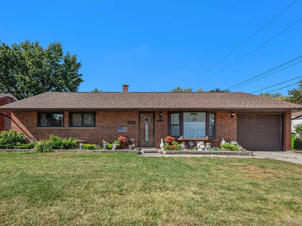 35615 Capri St, Clinton Township, MI 48035