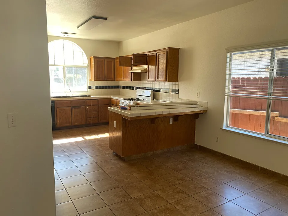 3804 N Brix Ave #1