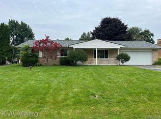 264 Horizon Rd, White Lake, MI 48386