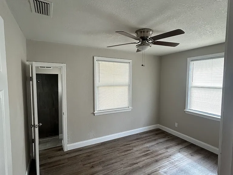 638 Gardenia Ln — Photo 10