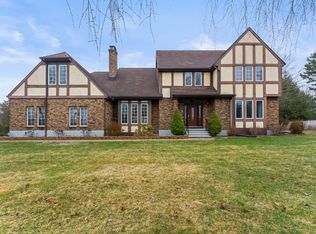 389 Old Colchester Rd, Amston, CT 06231