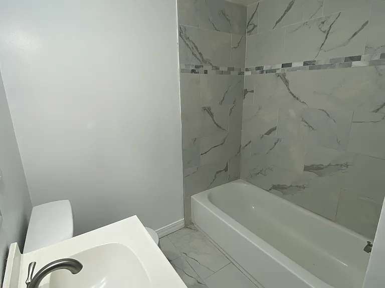 214 Columbia St #1 — Photo 15
