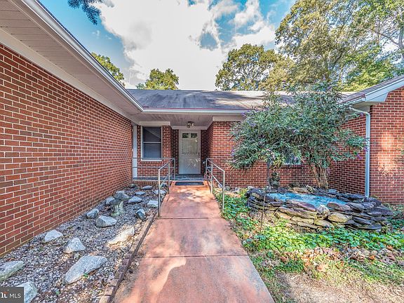 5th image of 10595 Chestnut Ln