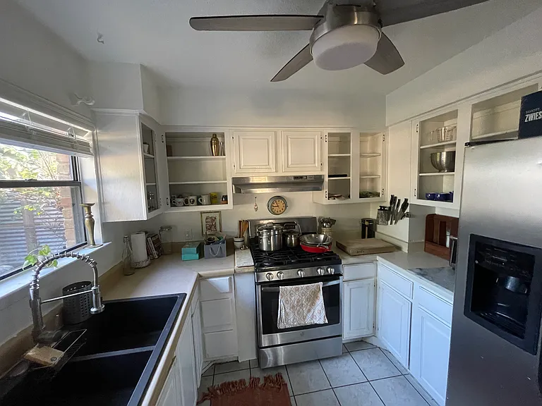 208 Hackberry St #A — Photo 10