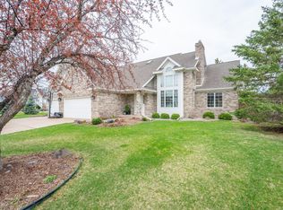 828 Fox Pointe Ln SW, Rochester, MN 55902