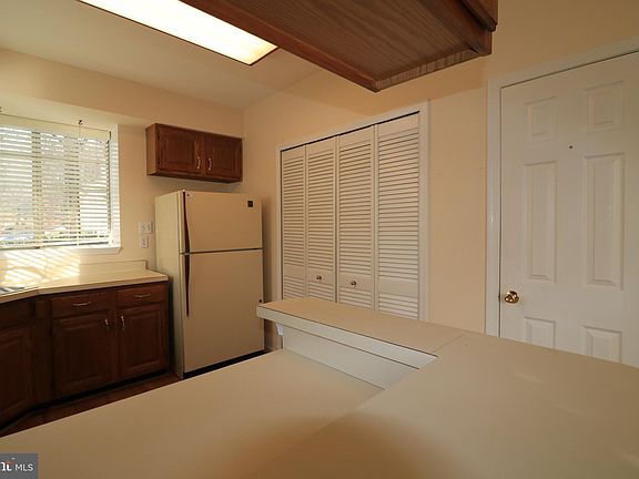 3rd image of 5913 Barbados Pl APT 101