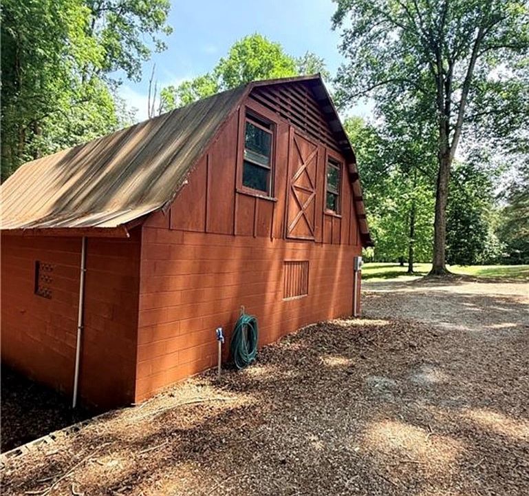 1st image of 322 Elclay Dr