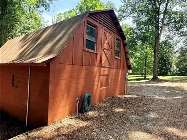 322 Elclay Dr, Seneca, SC 29672