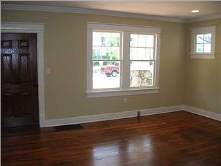 3rd image of 1115 Dartmouth St