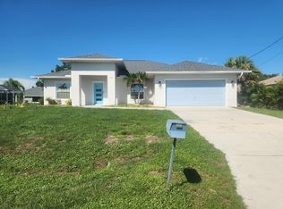 171 Mark Twain Ln, Rotonda West, FL 33947