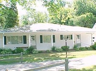 5654 Lake Rd E, Geneva, OH 44041