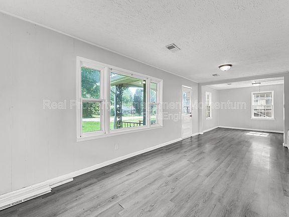 5th image of 2804 W Washita St