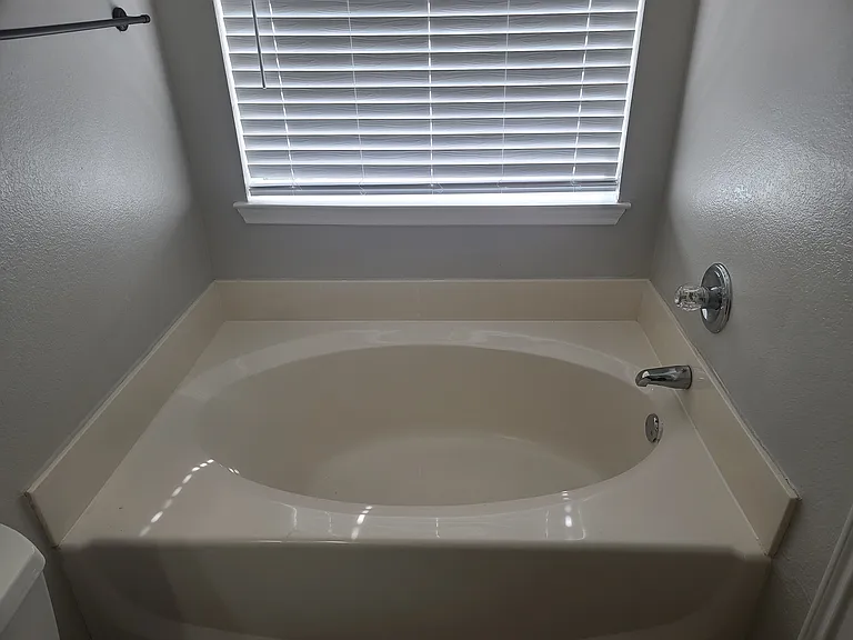 305 Lake Wichita Dr — Photo 8