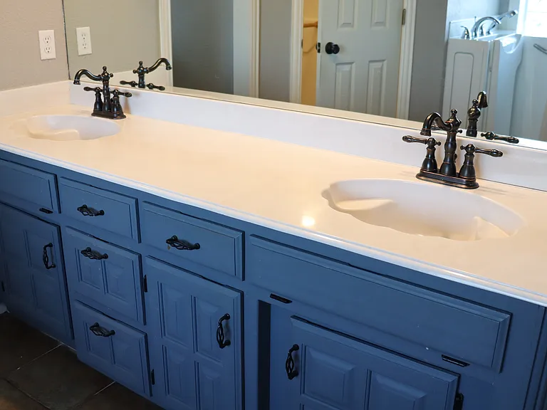 547 SW Rand Dr — Photo 9