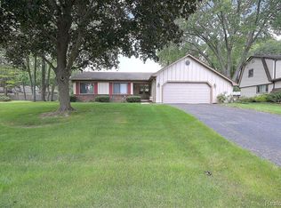 22639 Heatherbrae Way, Novi, MI 48375