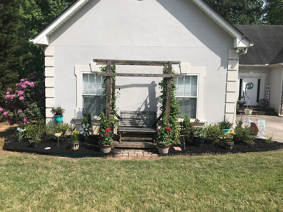 2nd image of 3054 Spring Ct