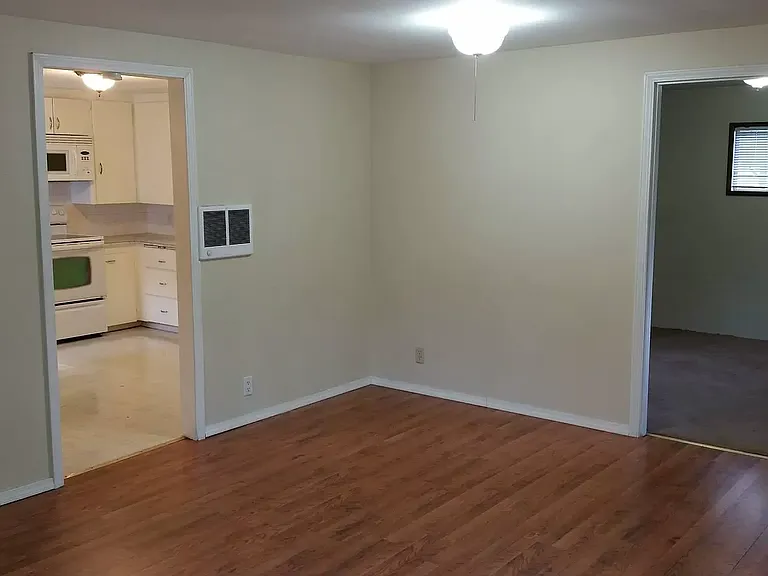 524 S Blakeley St — Photo 3