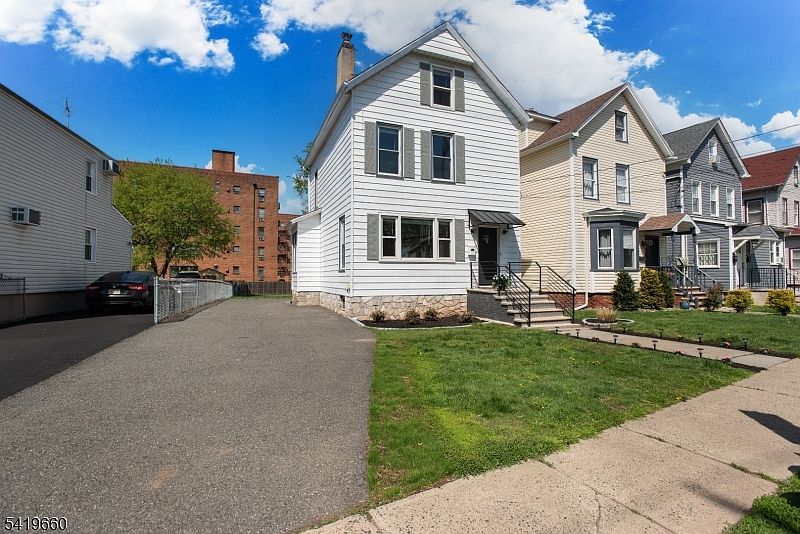 1st image of 108 Thomas St