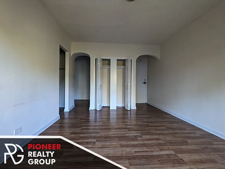 5425 N Kenmore Ave #5417-402 — Photo 3