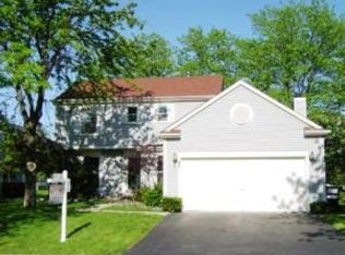 97 N Sterling Heights Rd, Vernon Hills, IL 60061