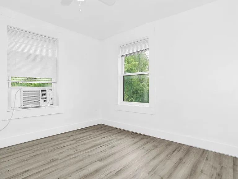 2737 Stuart Dr — Photo 34