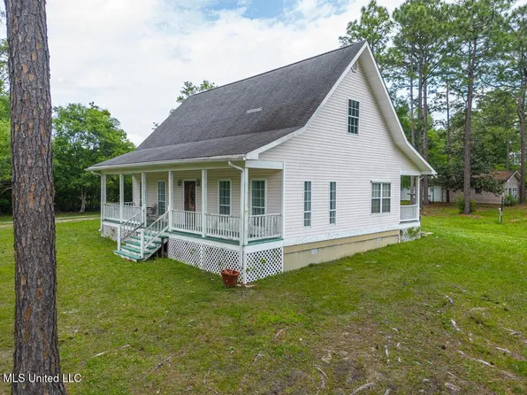 14024 Lorraine Rd, Biloxi, MS 39532