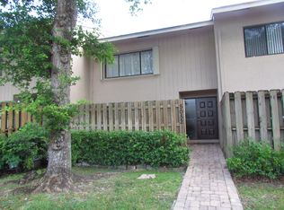 5052 S University Dr, Davie, FL 33328