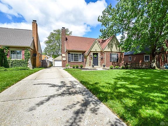 2nd image of 1007 Warwick Pl