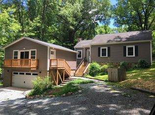 1204 Roosevelt Dr #100, Chapel Hill, NC 27514