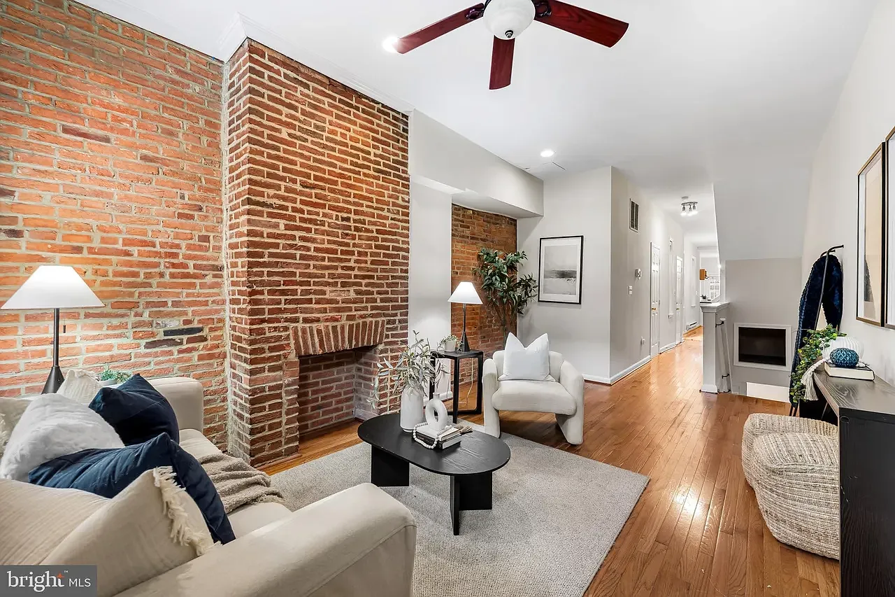 4 bed, 1750 sqft, $3,200 — Photo 2