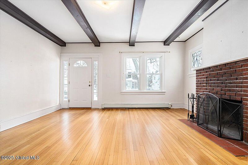 4th image of 12 Glenwood Street