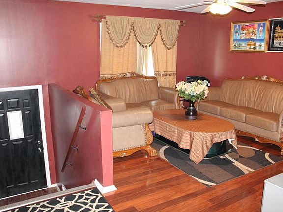 2nd image of 2322 Fair Oaks St E