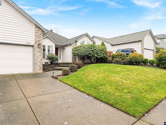 3rd image of 2918 Vintage Ave SE