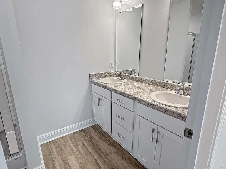 1306 Leeway Dr — Photo 7