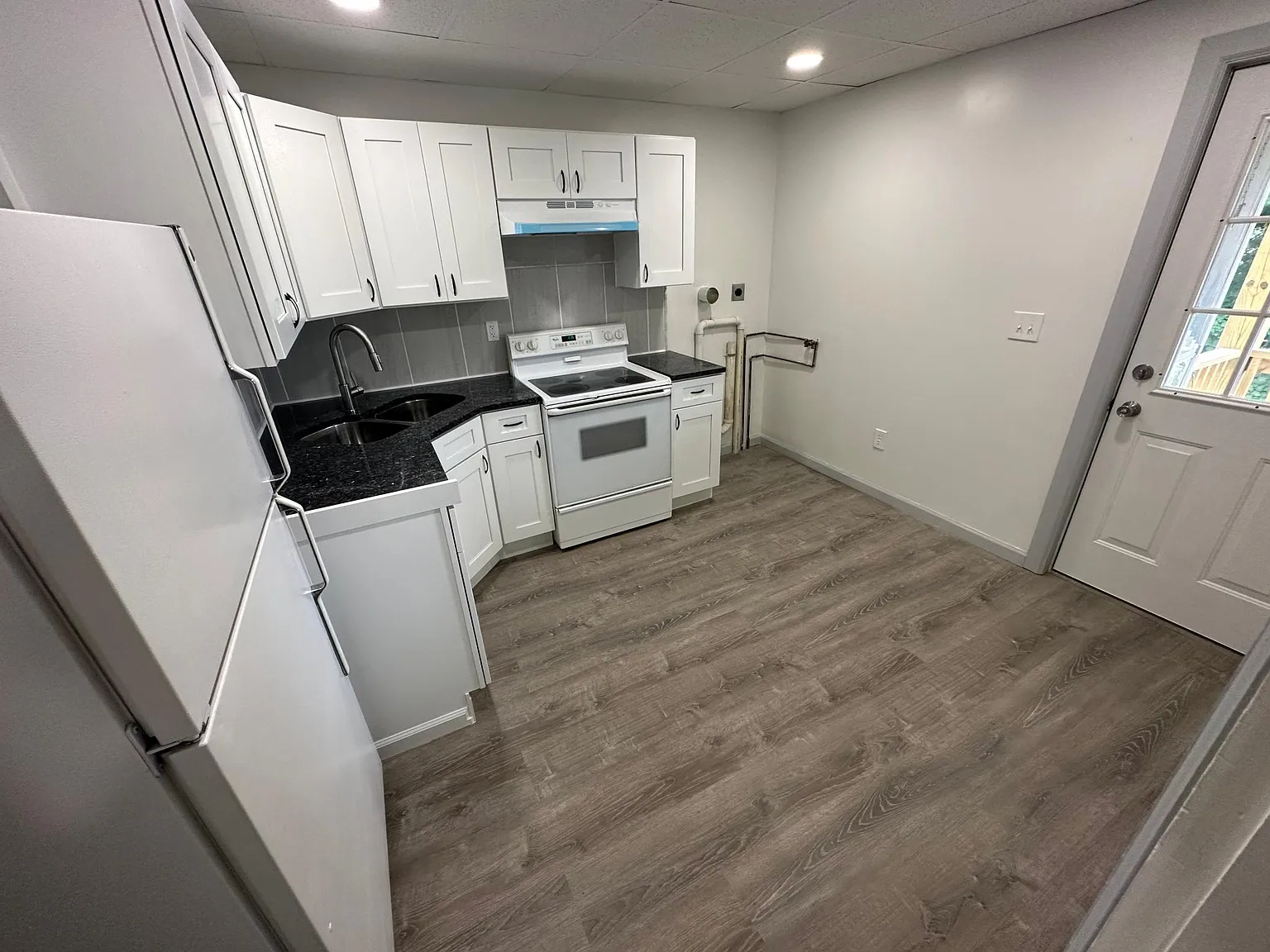 3 bed, 900 sqft, $1,250 — Photo 3
