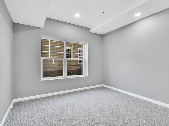 5th image of 613 Casey Pl