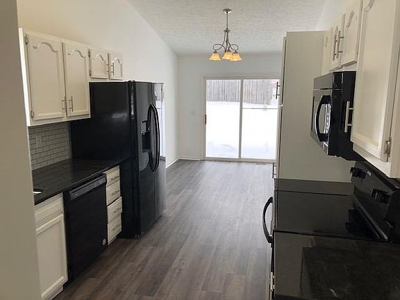 4th image of 3609 Thornhill Cir W