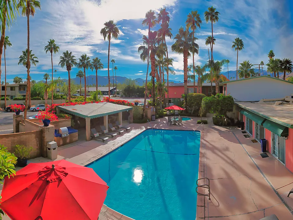 650 E Palm Canyon Dr #15