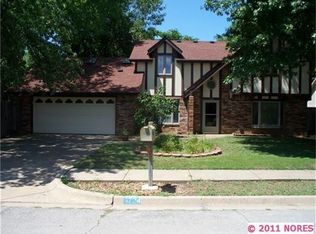 6724 Lee Dr, Bartlesville, OK 74006