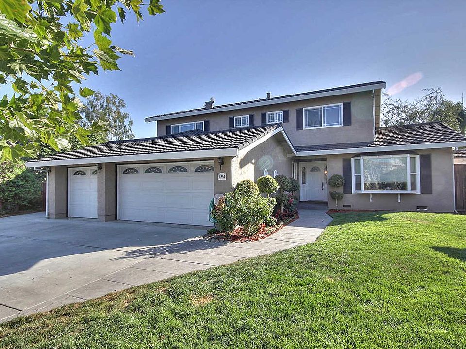 1st image of 694 New Ireland Ct