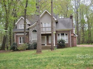 10111 Windtree Ln, Charlotte, NC 28215